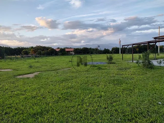 Terreno com 999m², à venda, no bairro Chacaras Santana do Piaguí em Guaratinguetá
