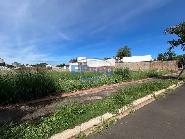 Terreno com 710m², à venda, no bairro Jardim Itatiaia 2 em Londrina