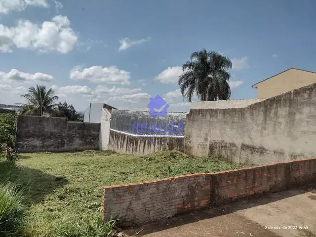 Terreno com 300m², à venda, no bairro Conjunto Residencial Jardim do Mirante em Botucatu