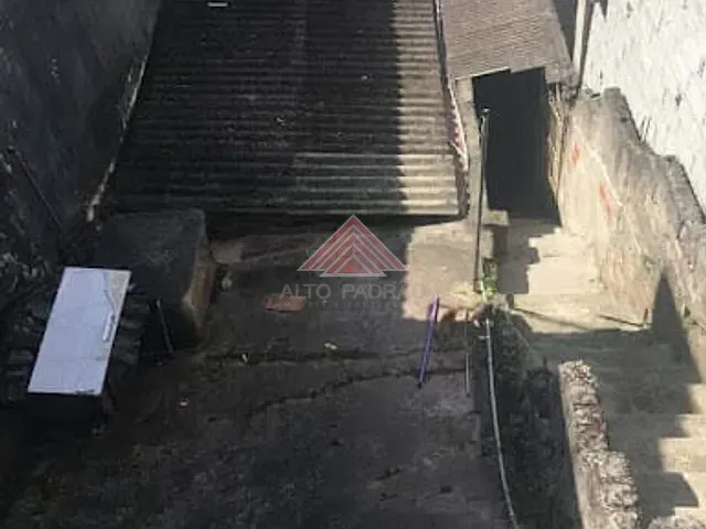 Terreno com 214m², à venda, no bairro Jardim Aracy em Mauá