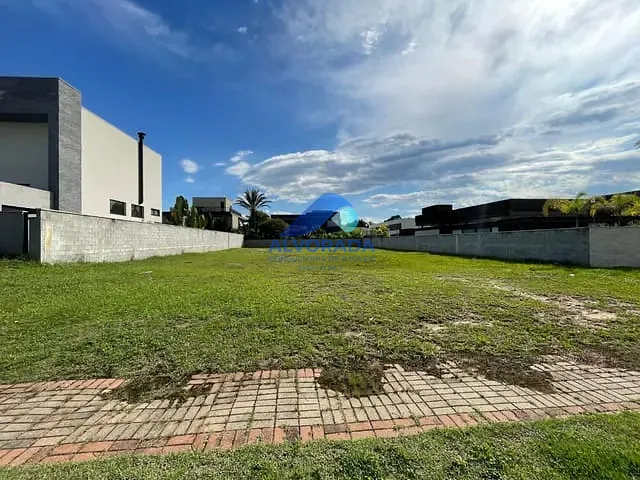 Terreno com 1200m², à venda, no bairro Condomínio Chácara Serimbura em São José dos Campos