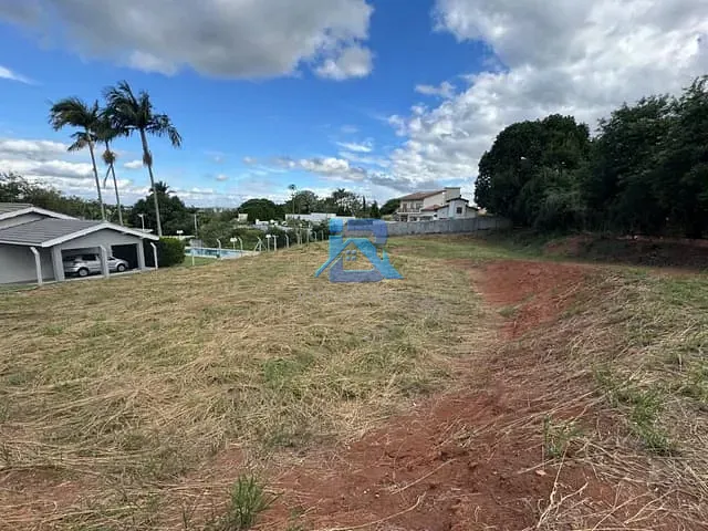 Terreno com 1500m², à venda, no bairro Ville Chamonix em Itatiba