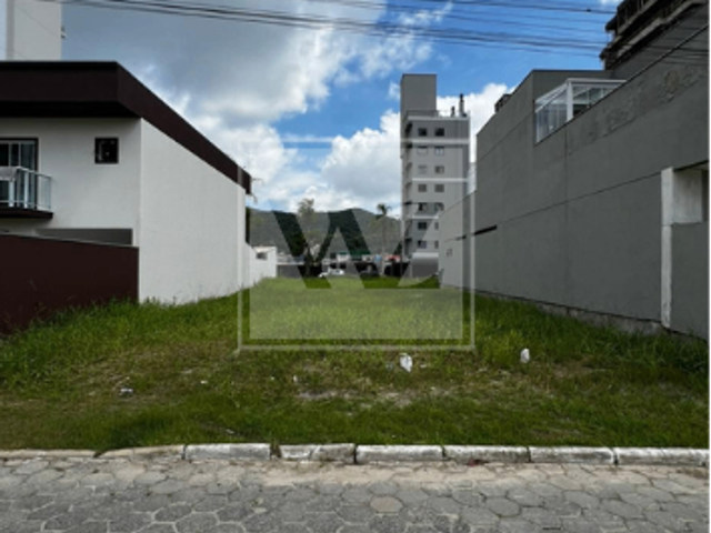 Terreno com 300m², à venda, no bairro Morretes em Itapema