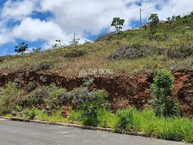 Terreno com 250m², à venda, no bairro Jardim Bandeirantes em Poços de Caldas
