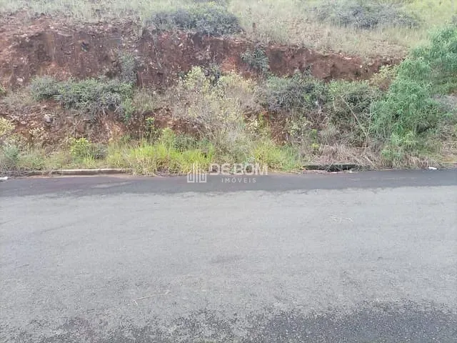 Terreno com 250m², à venda, no bairro Jardim Bandeirantes em Poços de Caldas