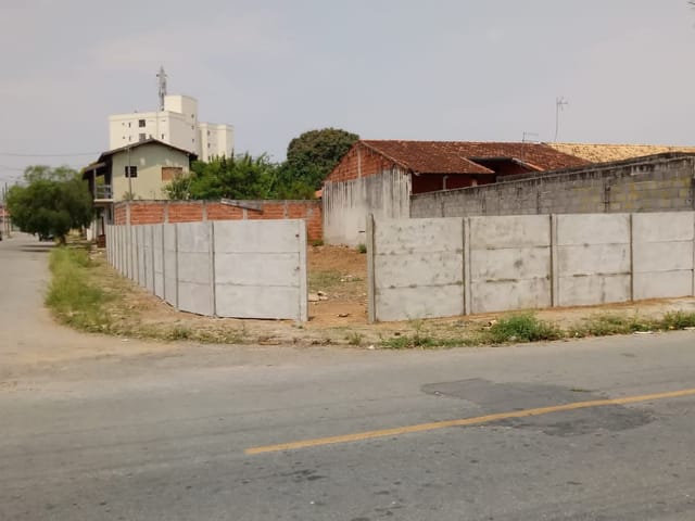 Terreno com 270m², à venda, no bairro Parque das Nações em Pindamonhangaba