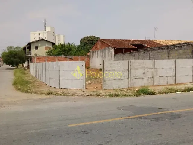 Terreno com 270m², à venda, no bairro Parque das Nações em Pindamonhangaba