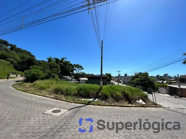 Terreno com 380m², à venda, no bairro Areias em Camboriú