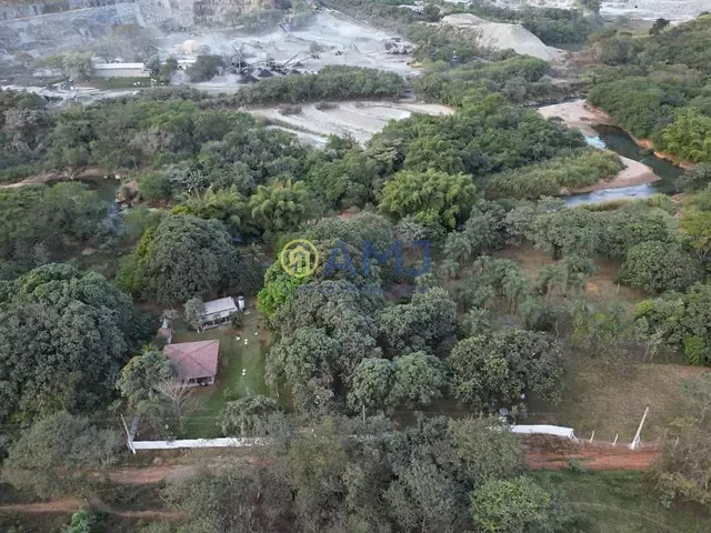 Terreno com 21010m², à venda, no bairro Chácara São Pedro em Aparecida de Goiânia
