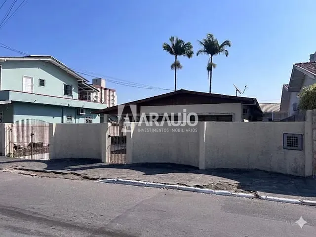 Terreno com 364m², à venda, no bairro Cordeiros em Itajaí
