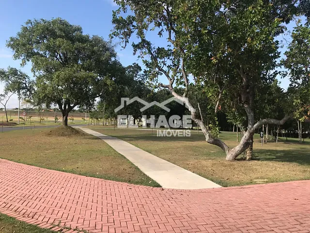 Terreno com 720m², à venda, no bairro Jardim Itália em Cuiabá