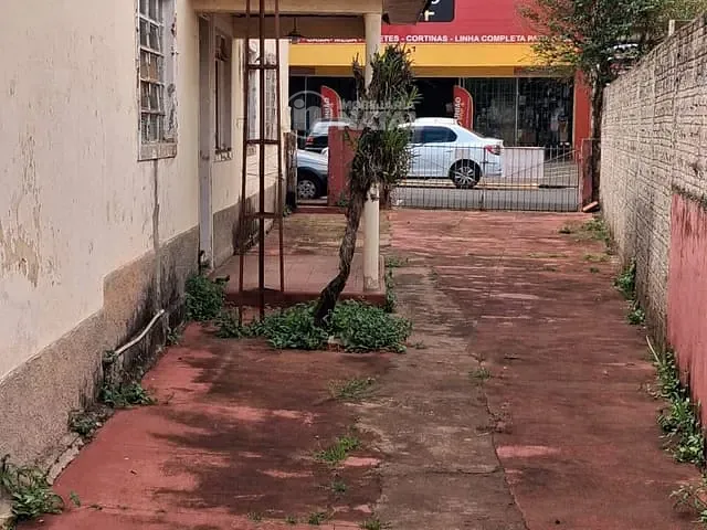 Terreno com 833m², à venda, no bairro Centro em Cambé