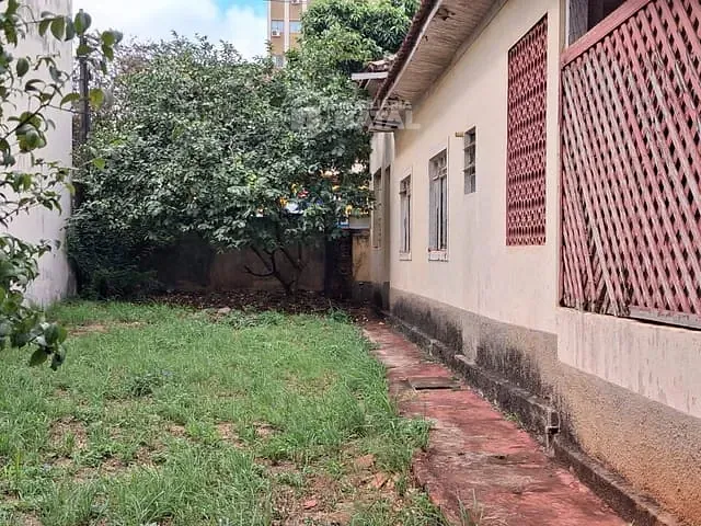 Terreno com 833m², à venda, no bairro Centro em Cambé