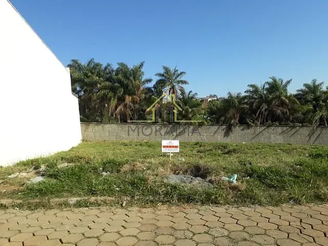 Terreno com 359m², à venda, no bairro Parque da Figueira em Guaxupé