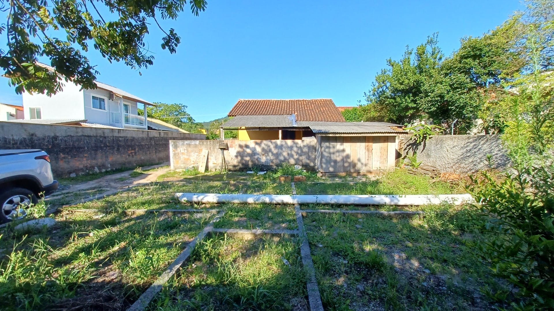 Terreno de 360m² na Rua Laureano, fundos, NÃO FINANCIÁVEL, no Campeche - Florianópolis/SC