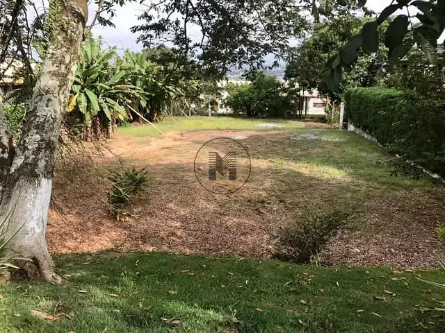 Terreno com 931m², à venda, no bairro Pedregulho em Guaratinguetá