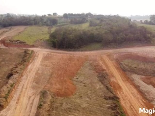 Terreno com 140m², à venda, no bairro Santa Terezinha em Louveira