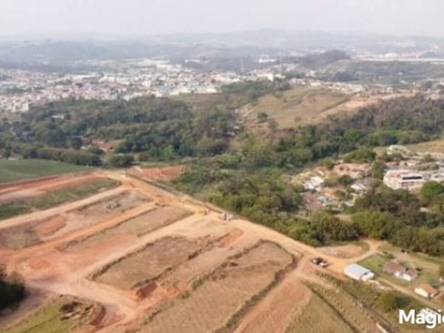 Terreno com 140m², à venda, no bairro Santa Terezinha em Louveira