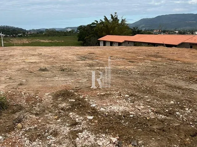 Terreno com 1144m², à venda, no bairro Areião em Canelinha