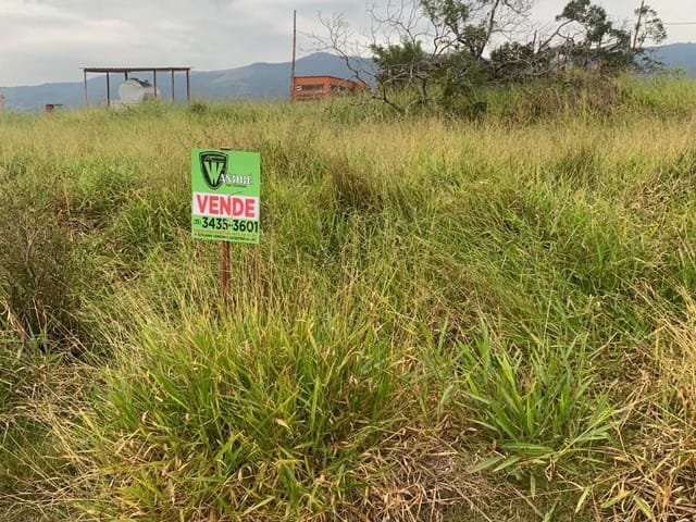 Terreno com 300m², à venda, no bairro Loteamento Sierra em Extrema