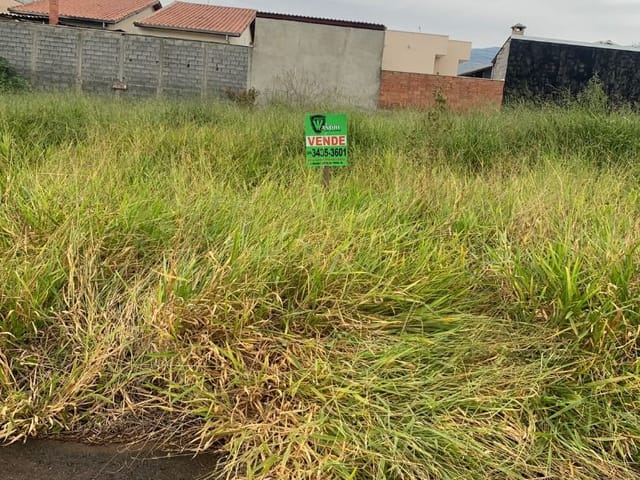 Terreno com 300m², à venda, no bairro Loteamento Sierra em Extrema