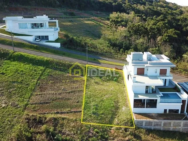 Terreno com 450m², à venda, no bairro Santa Cruz em Concórdia