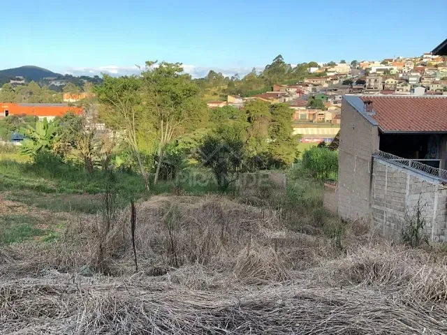 Terreno com 350m², à venda, no bairro Loteamento Caldense em Poços de Caldas