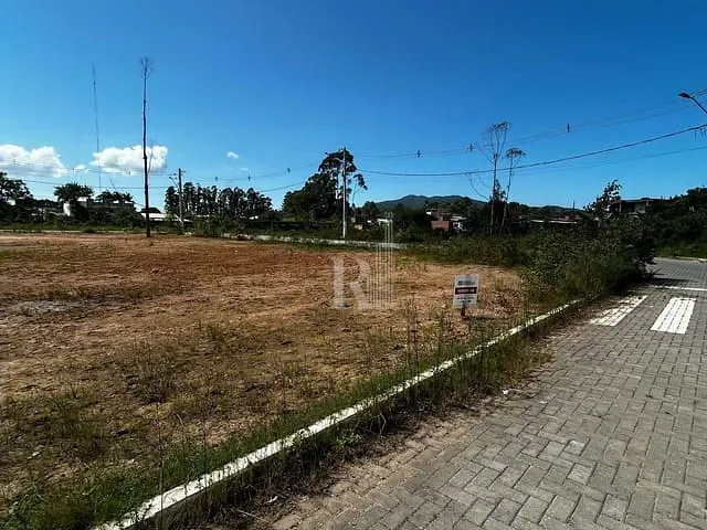 Terreno com 450m², à venda, no bairro Areias em Tijucas