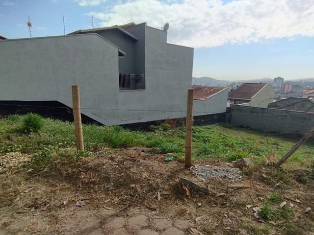 Terreno à venda, no bairro São Benedito em Cambuí