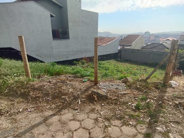 Terreno à venda, no bairro São Benedito em Cambuí