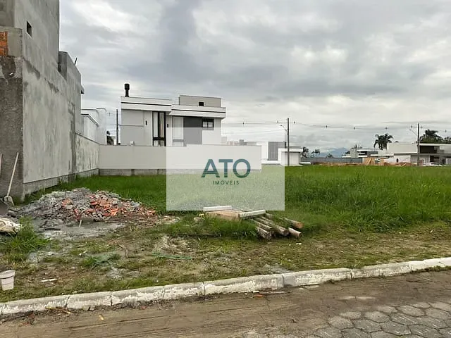 Terreno com 360m², à venda, no bairro XV novembro em Tijucas