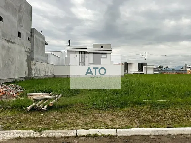 Terreno com 360m², à venda, no bairro XV novembro em Tijucas