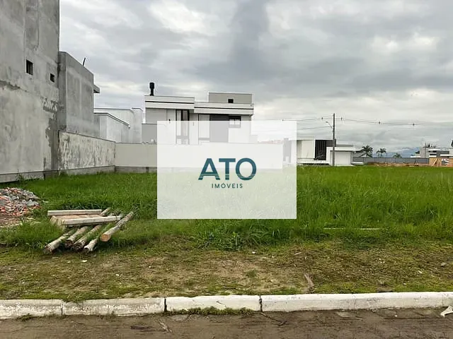Terreno com 360m², à venda, no bairro XV novembro em Tijucas