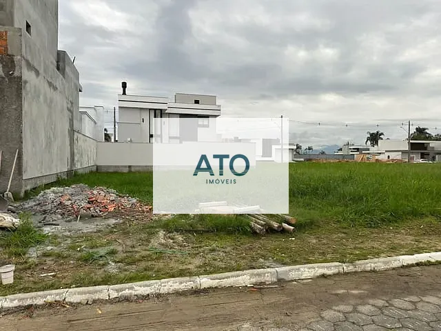 Terreno com 360m², à venda, no bairro XV novembro em Tijucas