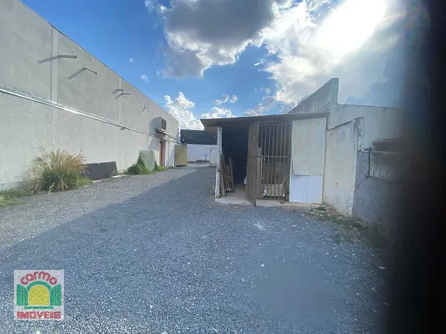 Terreno com 330m², à venda, no bairro Centro em Anápolis