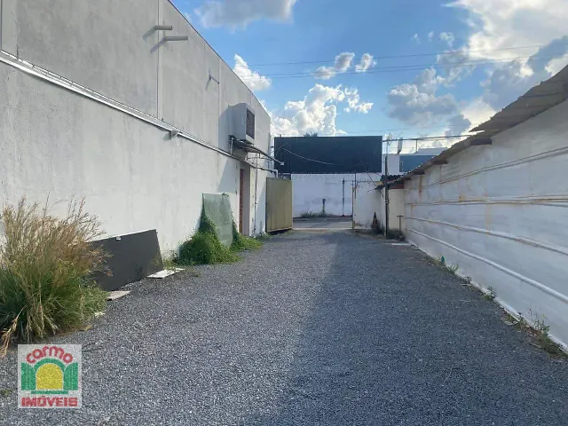 Terreno com 330m², à venda, no bairro Centro em Anápolis