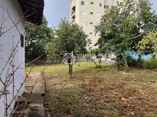 Terreno com 1081m², à venda, no bairro Nossa Senhora da Abadia em Uberaba