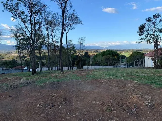 Terreno com 1512m², à venda, no bairro Santa Edwiges em Guaratinguetá