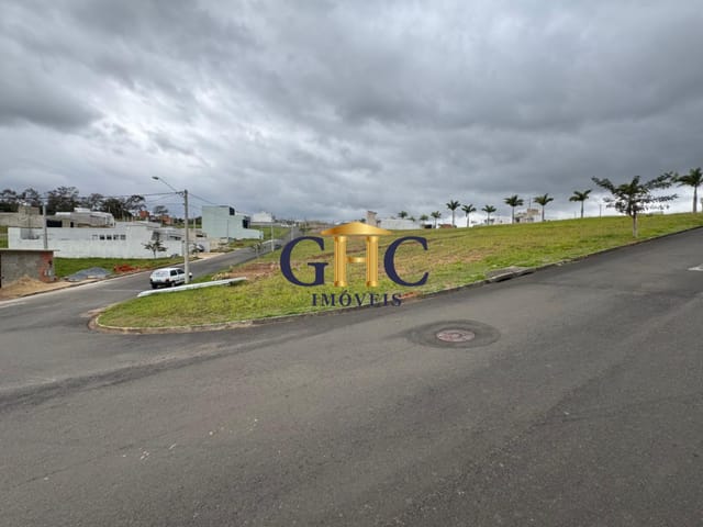 Terreno com 381m², à venda, no bairro Jardim São Lucas em Salto de Pirapora