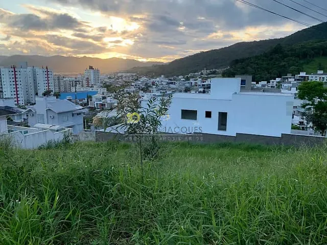 Terreno com 451m², à venda, no bairro Pedra Branca em Palhoça