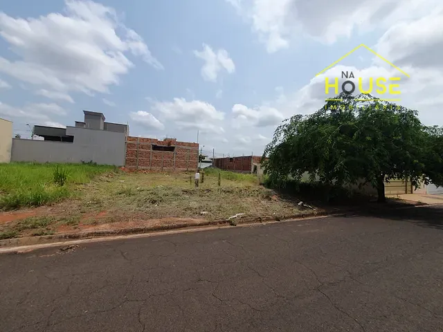 Terreno com 183m², à venda, no bairro Jardim das Carobeiras em Votuporanga
