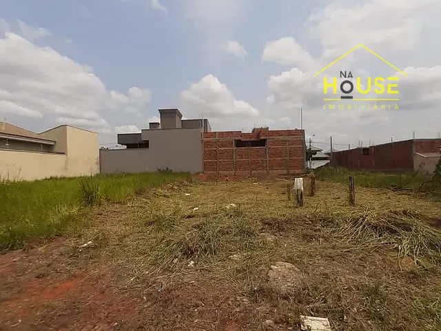 Terreno com 183m², à venda, no bairro Jardim das Carobeiras em Votuporanga
