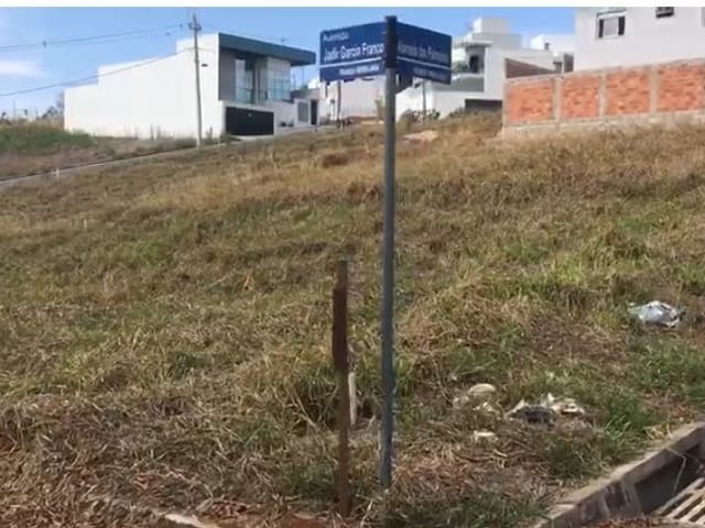Terreno à venda, no bairro Luxemburgo em Arcos