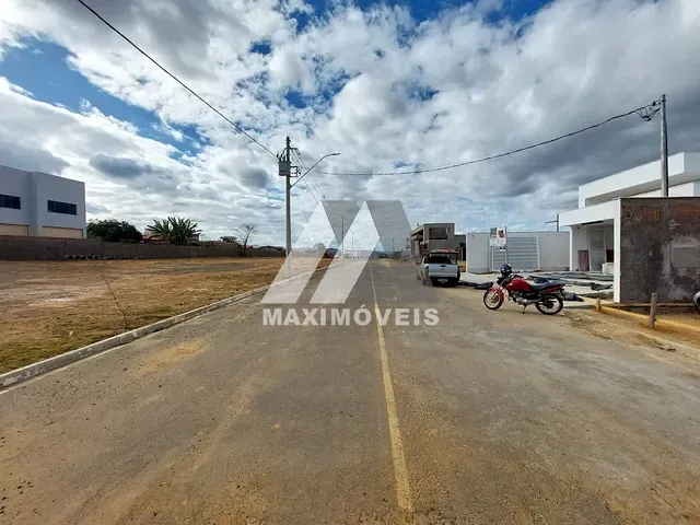 Terreno com 499m², à venda, no bairro São Francisco em Araçuaí