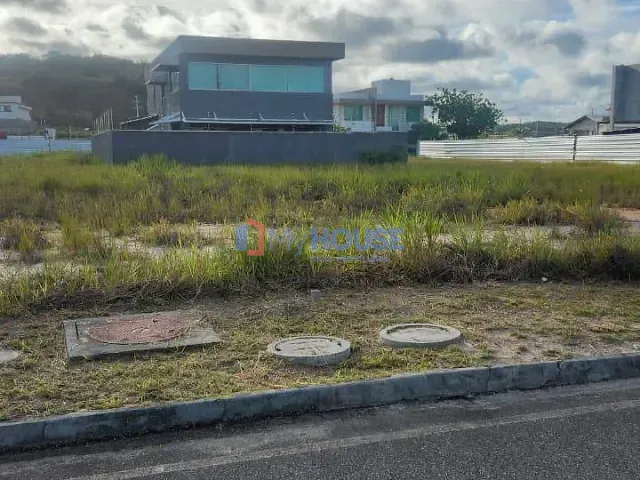 Terreno com 450m², à venda, no bairro Nossa Senhora da Vitória em Ilhéus
