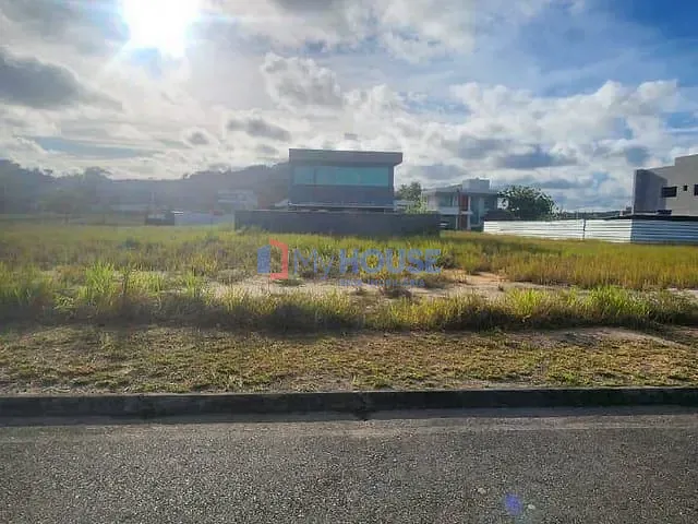 Terreno com 450m², à venda, no bairro Nossa Senhora da Vitória em Ilhéus