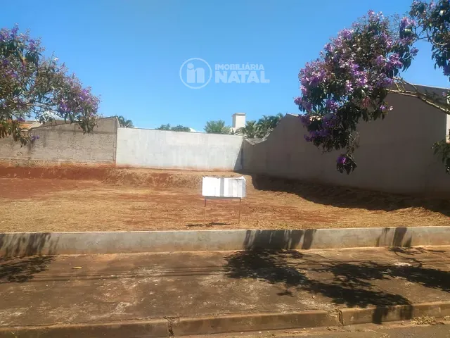 Terreno com 525m², à venda, no bairro Parque Residencial Alcântara em Londrina