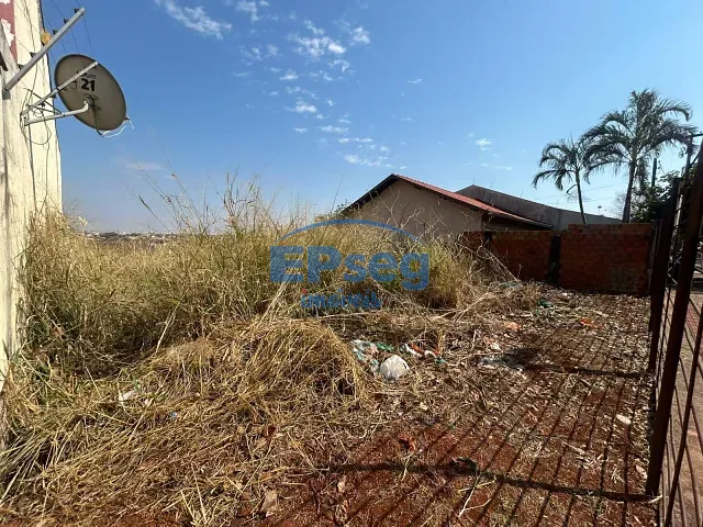 Terreno com 280m², à venda, no bairro Conjunto Parigot de Souza 3 em Londrina