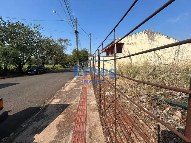 Terreno com 280m², à venda, no bairro Conjunto Parigot de Souza 3 em Londrina