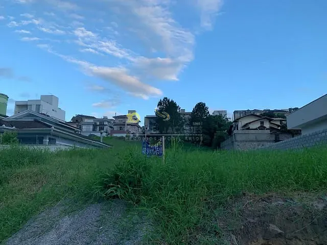 Terreno com 643m², à venda, no bairro Pedra Branca em Palhoça